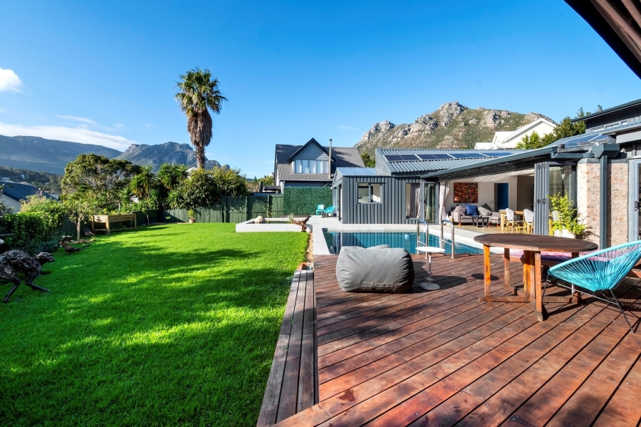 4 Bedroom Property for Sale in Tierboskloof Western Cape